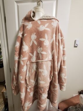 PLAYBOY Plush Hooded Robe in Blush with White Bunny Print